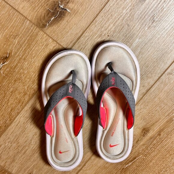 Nike 7M Womens Comfort Thong Sandals Gray/Red Size 8 Casual Flip-Flop Shoes - Picture 1 of 9